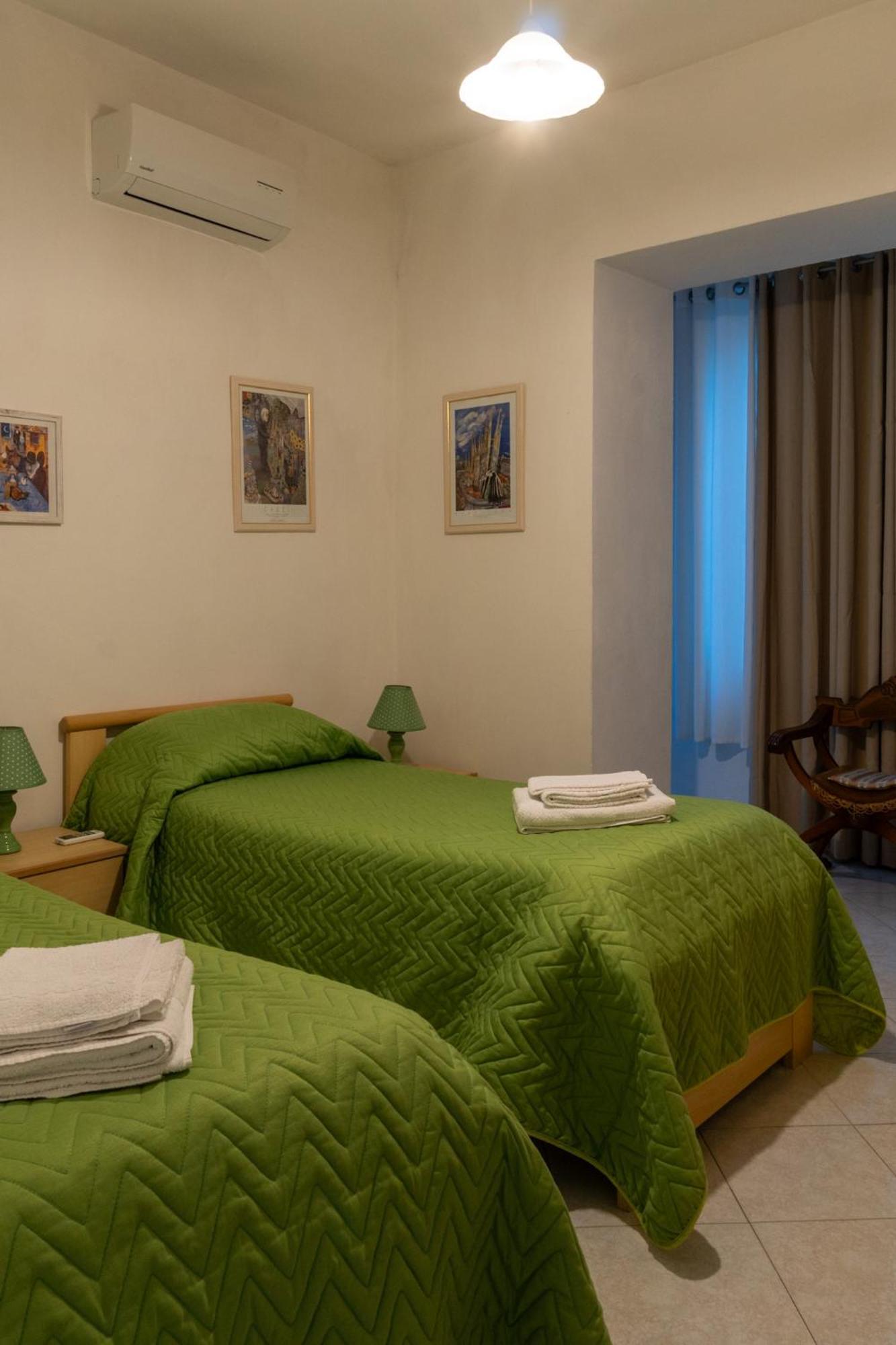 Appartamento per Turisti Mesovia Santa Severina Esterno foto